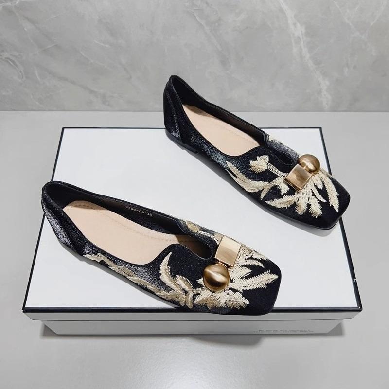 Scarpe basse ricamate da donna alla moda con punta quadrata, scollatura bassa, fibbia in metallo, suola morbida antiscivolo, scarpe basse