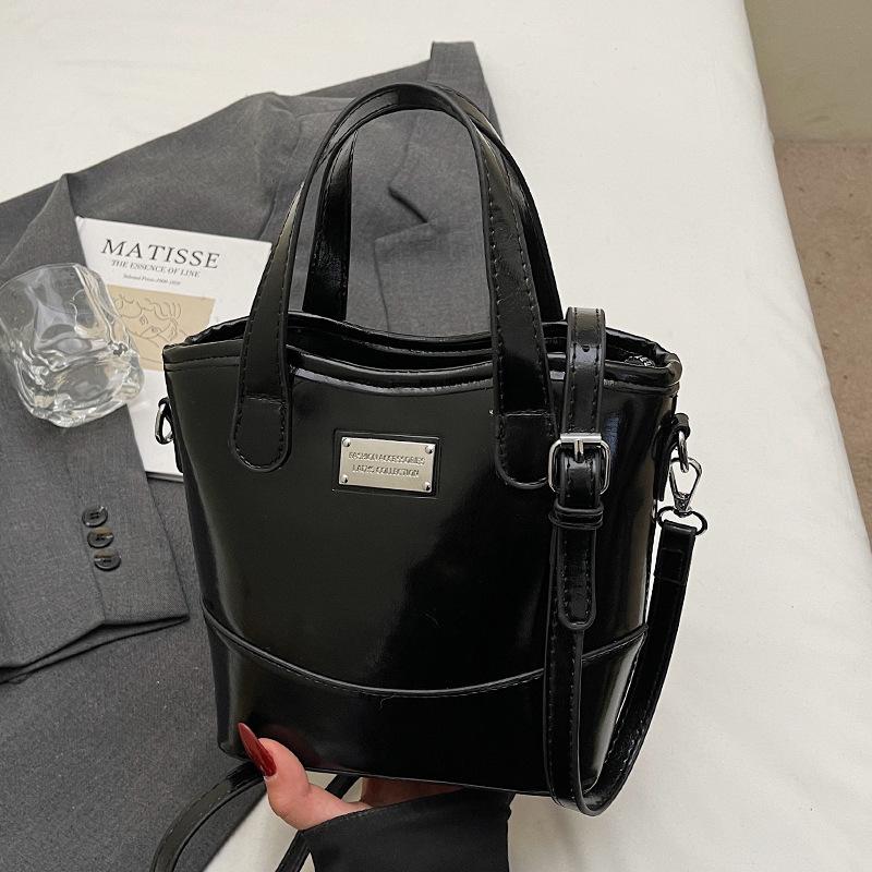 Koreańska wersja popularnej prostej wysokiej jakości koreańskiej przenośnej torby-wiadra modna wszechstronna styl commuter miejski casualowa torba listonoszka damska