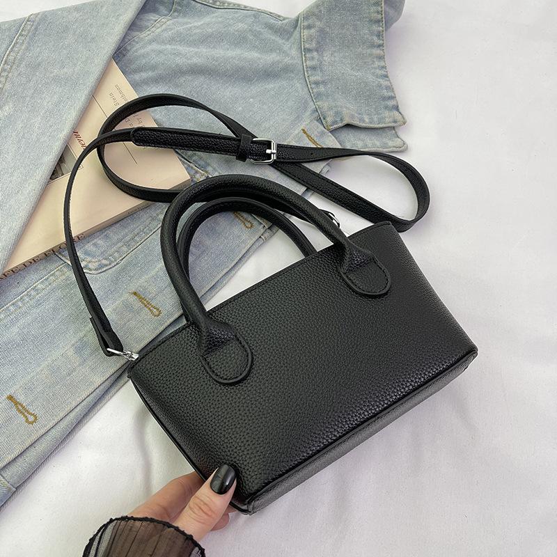 

Нишевый дизайн простая и универсальная сумка для поездок на работу женская весенняя новая повседневная сумка-мессенджер сумка-ведро