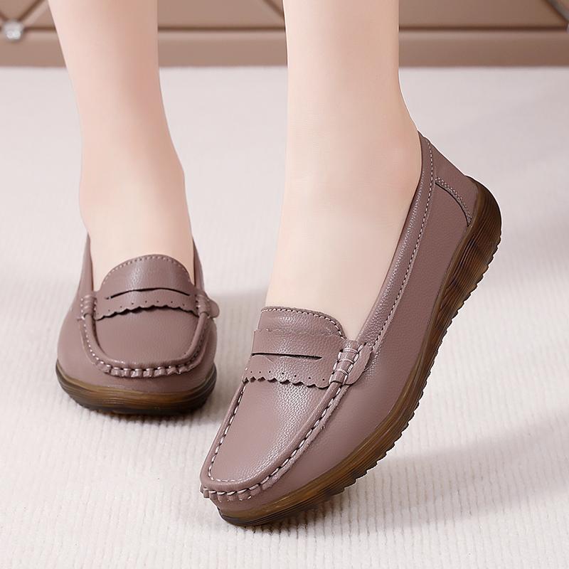 Women's Moccasins Casual Slip on Loafers Lady Summer Breathable Minimalist Flats Soft Walking Shoes for Mother