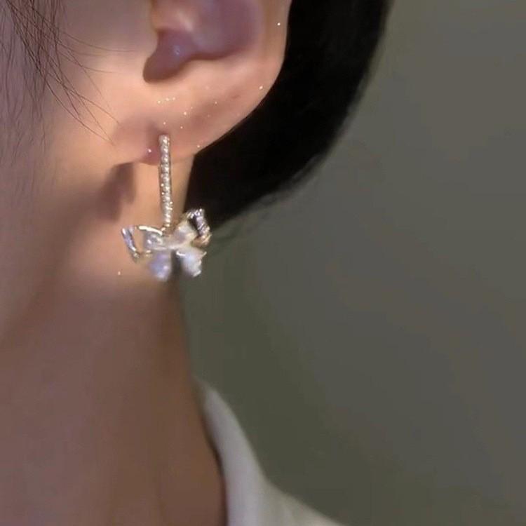Elegant Iridescent Bow Pearl Earrings - Micro-Inlaid, Stylish and Versatile Design