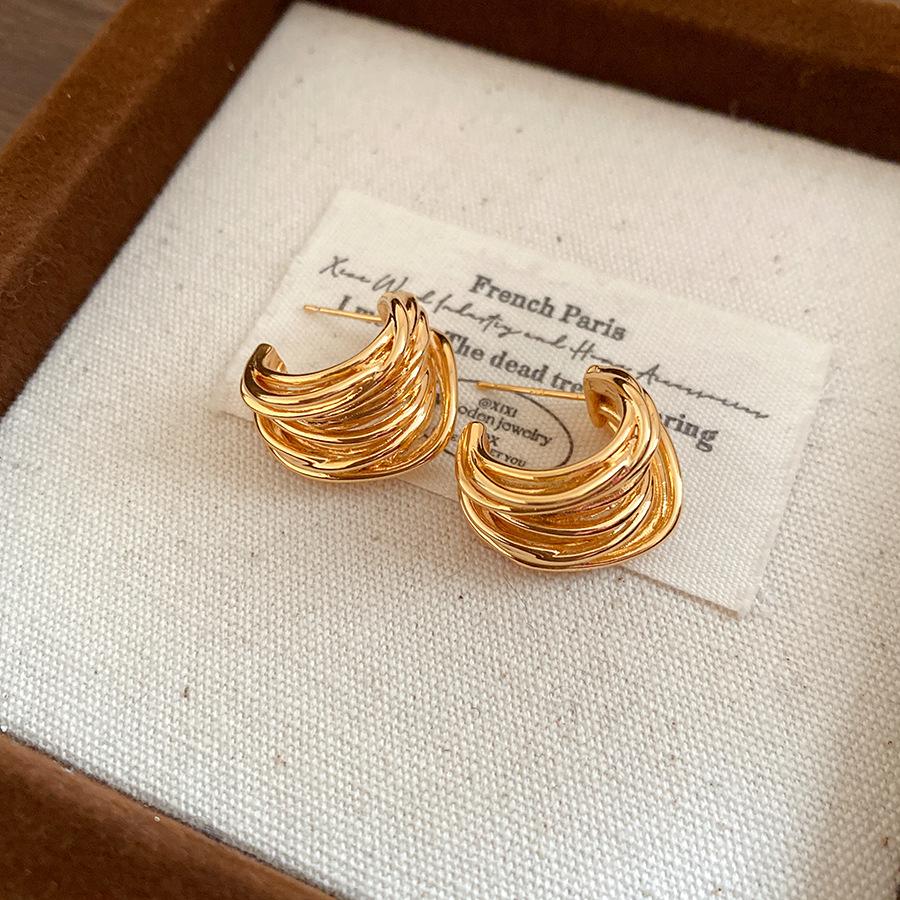 

Real gold electroplated silver needle multi-layer winding C-shaped stud earrings, retro ins temperament earrings, light luxury high-end earrings
