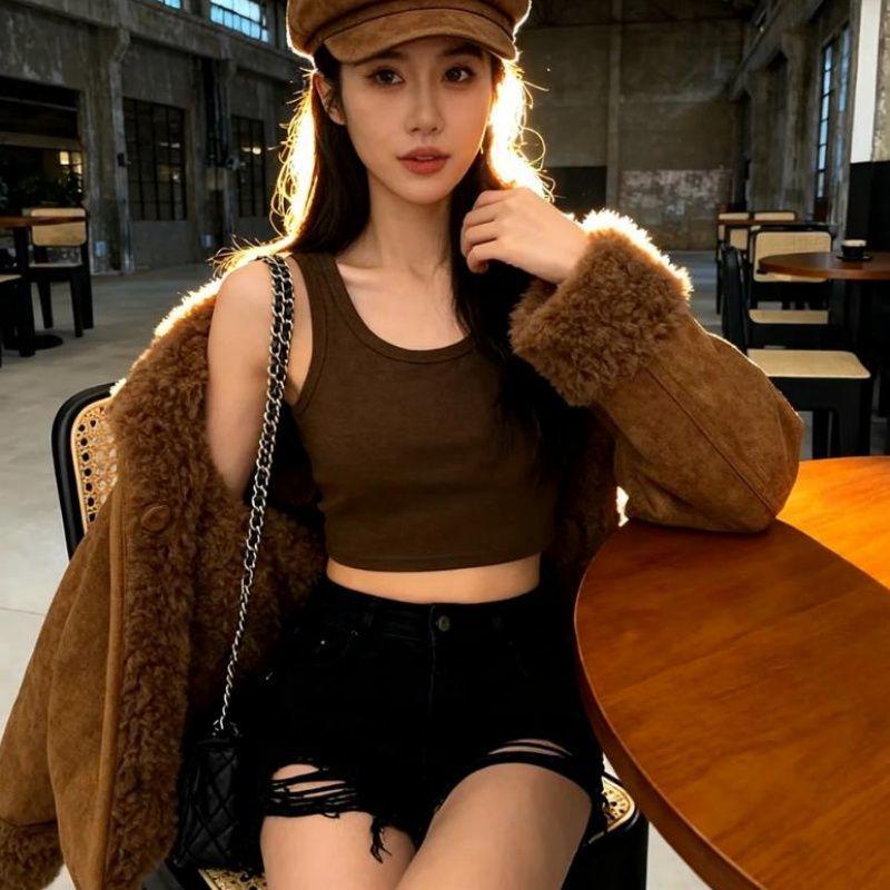Retro Coffee Lamb Wool Jacket with Fur Lining – Trendy, Warm Top for Petite Sizes
