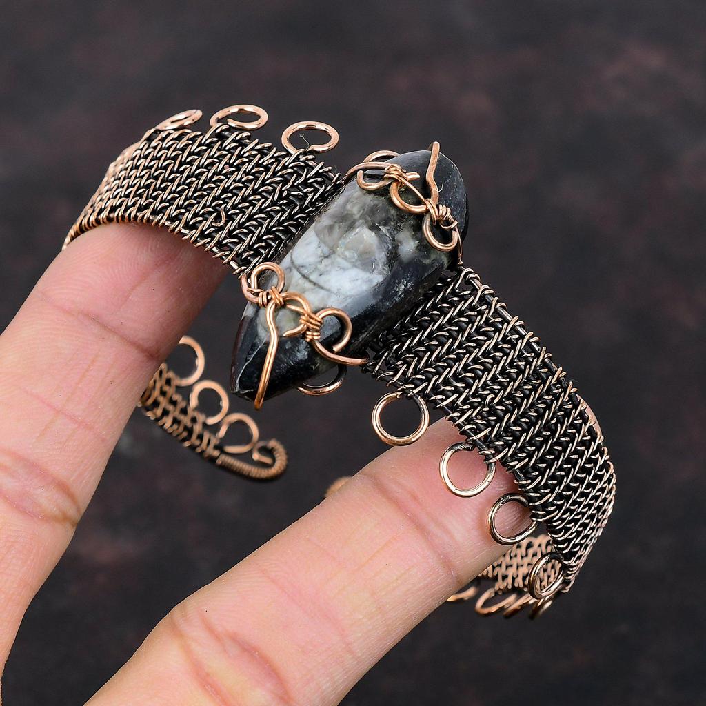 Orthoceras Fossil Kupferarmreif Kupferdraht-gewickeltes Armband Edelsteinschmuck Handgefertigt Verstellbarer Armreif Kupferschmuck Geschenk für Frauen