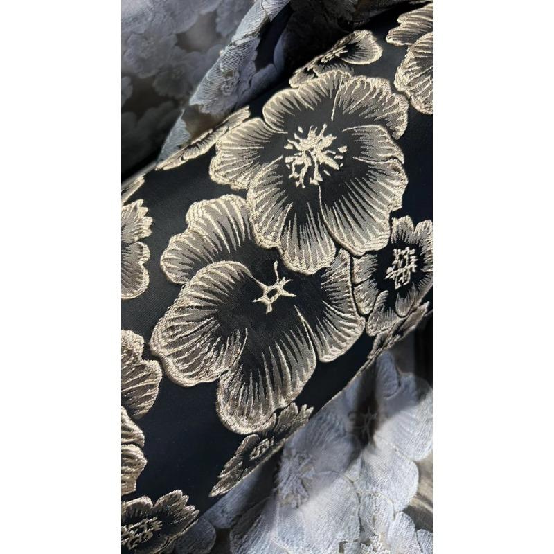 

Отличительная элегантная трехмерная тисненая ткань с тиснением в виде цветов для платьев в стиле ретро, весенние и осенние пальто, женские ткани для багажа и одежды 90cm*138cm