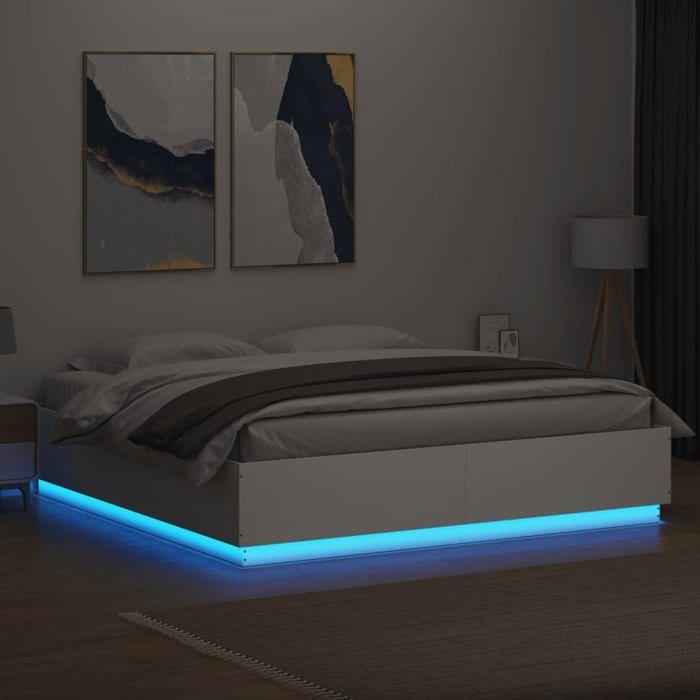 VidaXL Cadre de Lit avec Lumières LED, Lit Double avec Sommier à Lattes, Lit Adulte de Chambre, Moderne, Blanc 180x200 cm 3209590