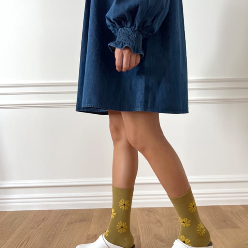 Bonjour March Olive Flower Socks
