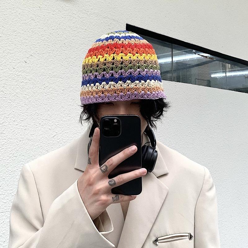 Cappello da pescatore all'uncinetto intrecciato color arcobaleno fatto a mano, cappello a secchiello retrò giapponese famoso su internet in stile coreano, cappello di paglia per coppia
