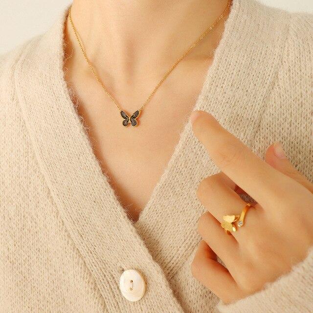 

Черное романтическое милое ожерелье в виде бабочки для женщин, чокер на ключицу, кулон из нержавеющей стали, ювелирные изделия, аксессуары золотой