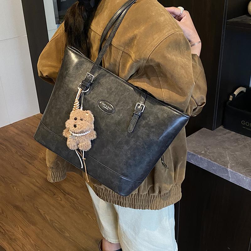 2025 Winter New High-end Portable Tote Bag Women's Trendy Fashion Retro Large-capacity Underarm Bag Commuter Shoulder Bag