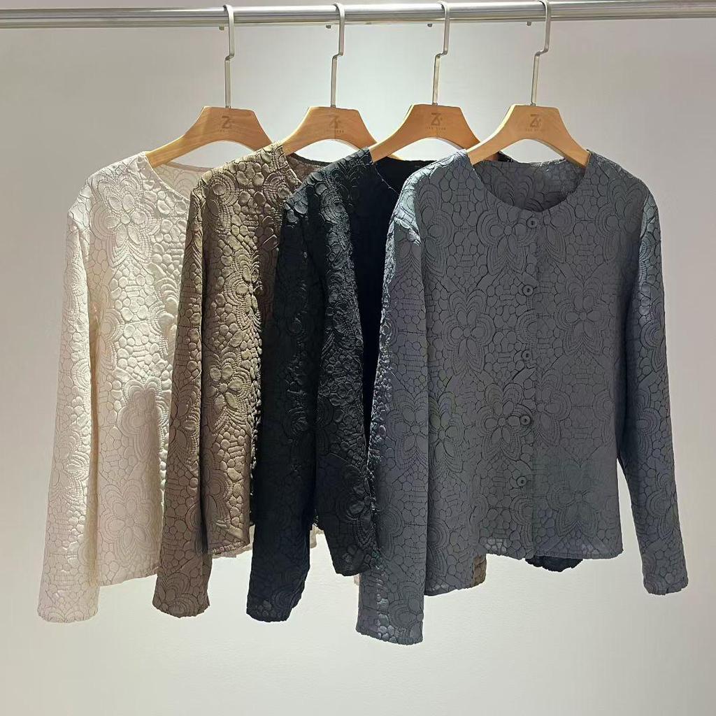 Elegant 2025 Autumn Retro Jacquard Pleated Cardigan Jacket