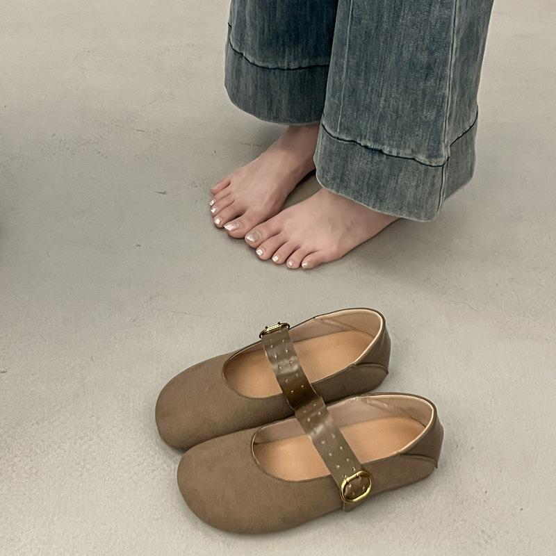 Round head low thick heel shallow mouth single shoes women's spring and autumn new comfortable one-word buckle Mary Jane shoes