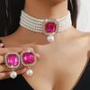 Moderne Kunst Geïnspireerd Meerlaags Imitatie Parels Ketting En Luxe Bijpassende Studs Oorbellen Accessoireset