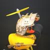 Motocyklové příslušenství Žlutá kachnička s helmou na kolo bez světel Auto Příslušenství Kachnička do auta Dekorace interiéru auta