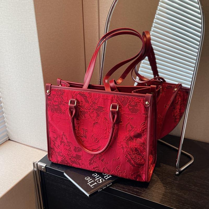 

2024 новая свадебная сумка легкая роскошная женская свадебная сумка большая вместительная универсальная портативная сумка через плечо tide high sense