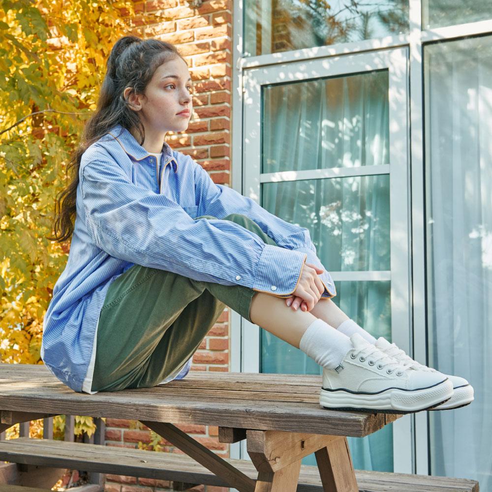Skono Grunge Canvas Sneakers / White