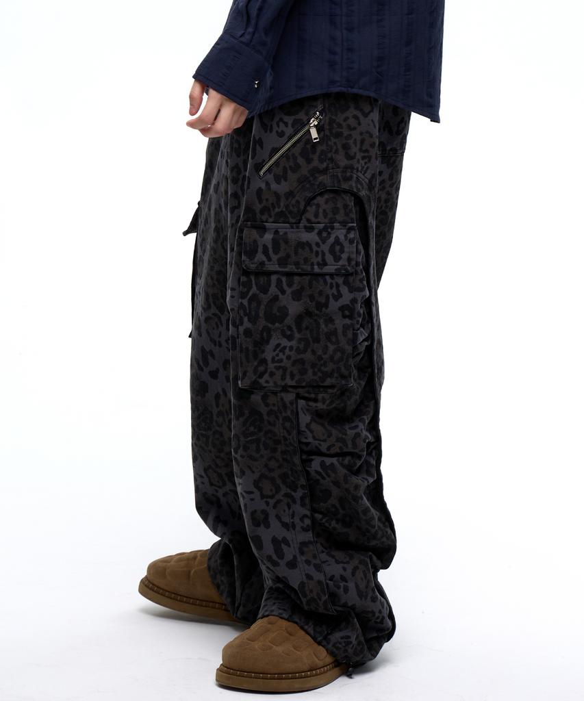Aleseueseussi Wrinkle Mixed Leopard Cargo Pants - Navy