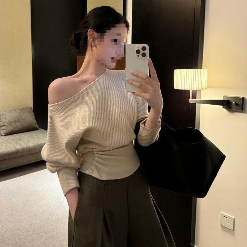 Sexy diagonal neck off-the-shoulder long-sleeved knitted sweater women's autumn pleated waist pullover temperament slim-fit short top