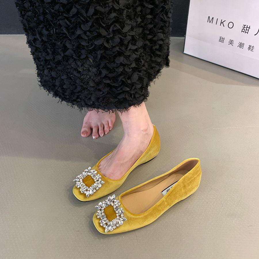 Höhenverstärkende französische quadratische Schnalle Strass Damen flachsohlige einzelne Schuhe 2025 Frühling und Herbst neu retro Temperament Promi leicht mo