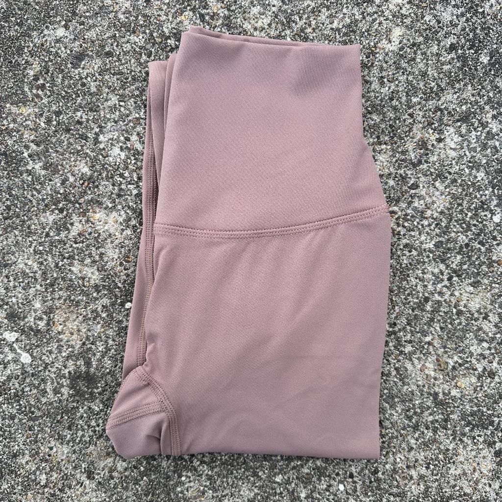 Solid Color High-Waisted Women's Yoga Leggings with Back Pocket – Soft, Elastic, and Peach Bum Enhancing