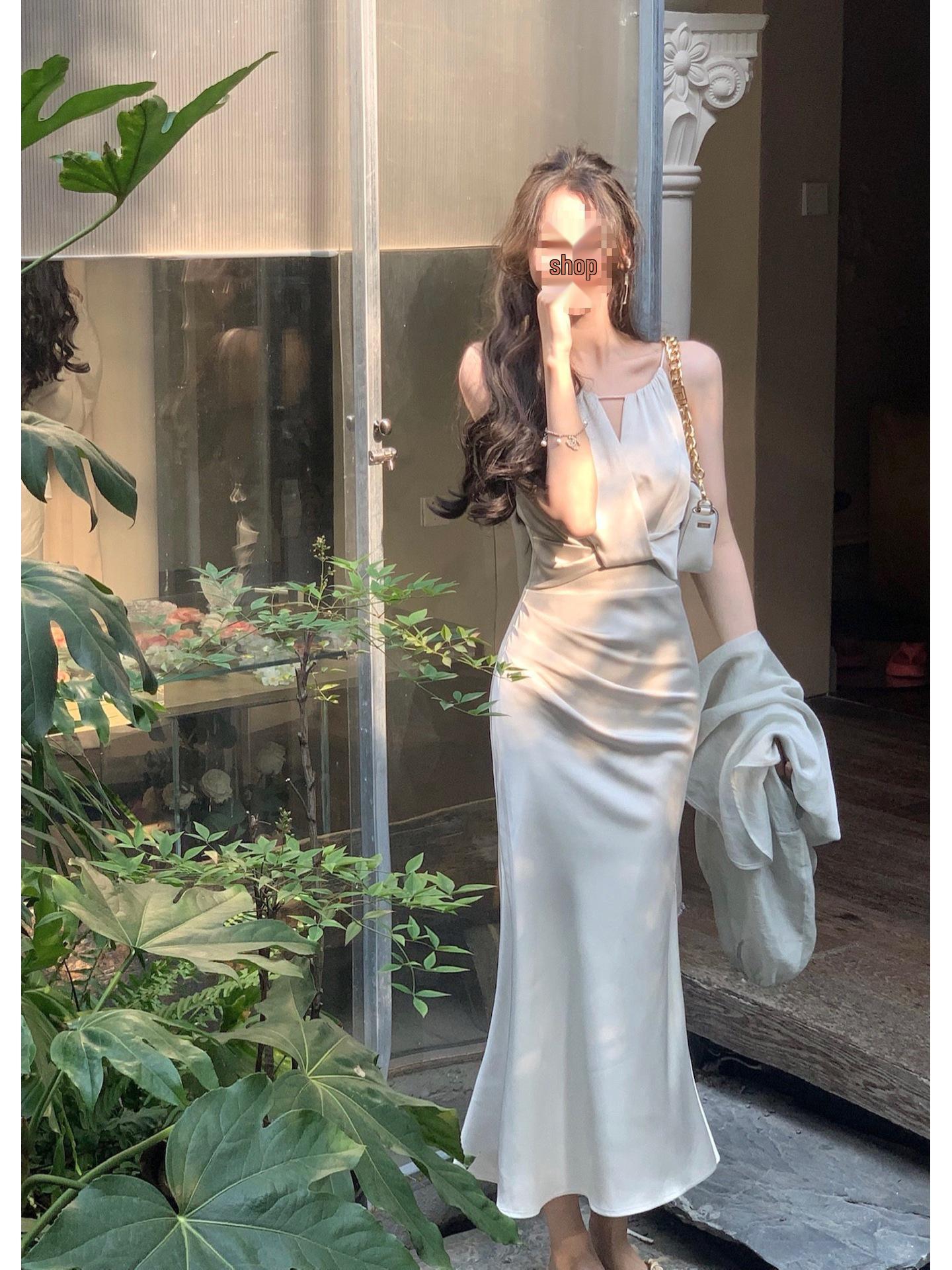 

Divine Creation White Satin Halter Neck Fishtail Dress Large