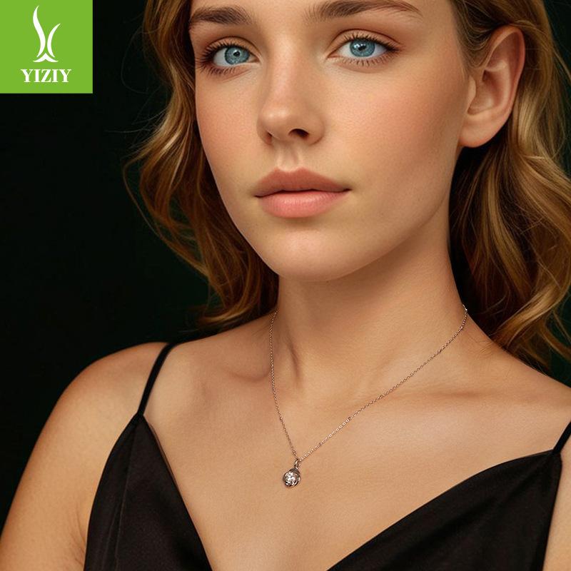 Cross-Border Four-Leaf Clover Moissanite Necklace Women'S Light Luxury Niche Simple High-End Sense S925 Silver Collarbone Chain