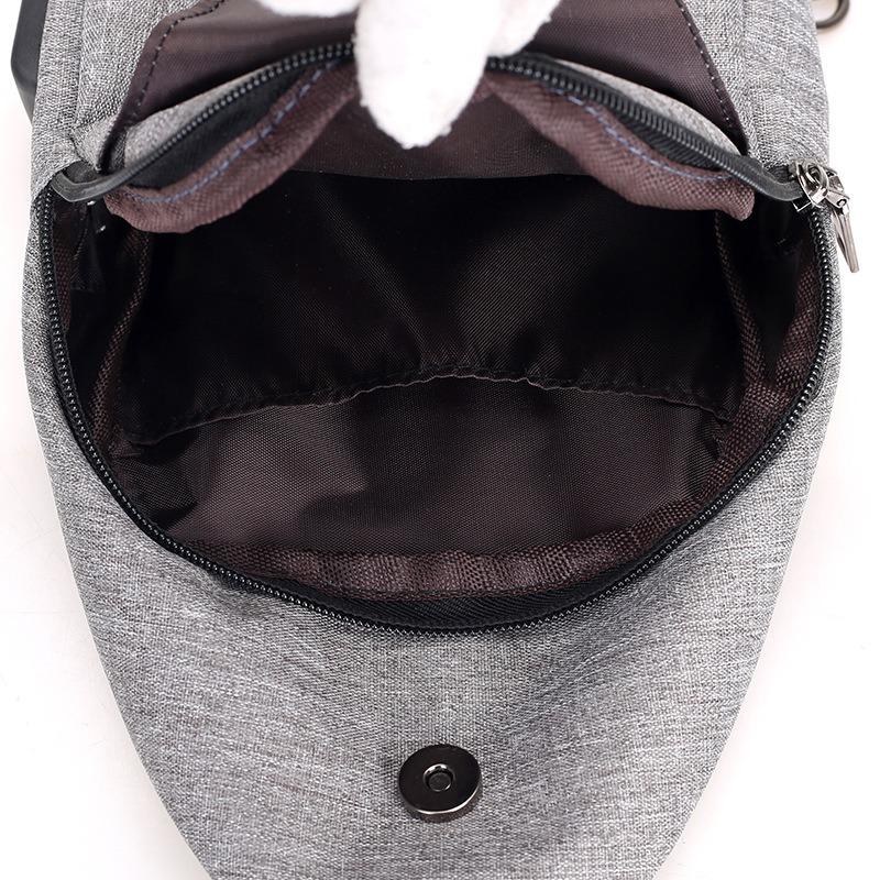 New fashion sports backpack, rechargeable men's breast bag, outdoor leisure shoulder bag.