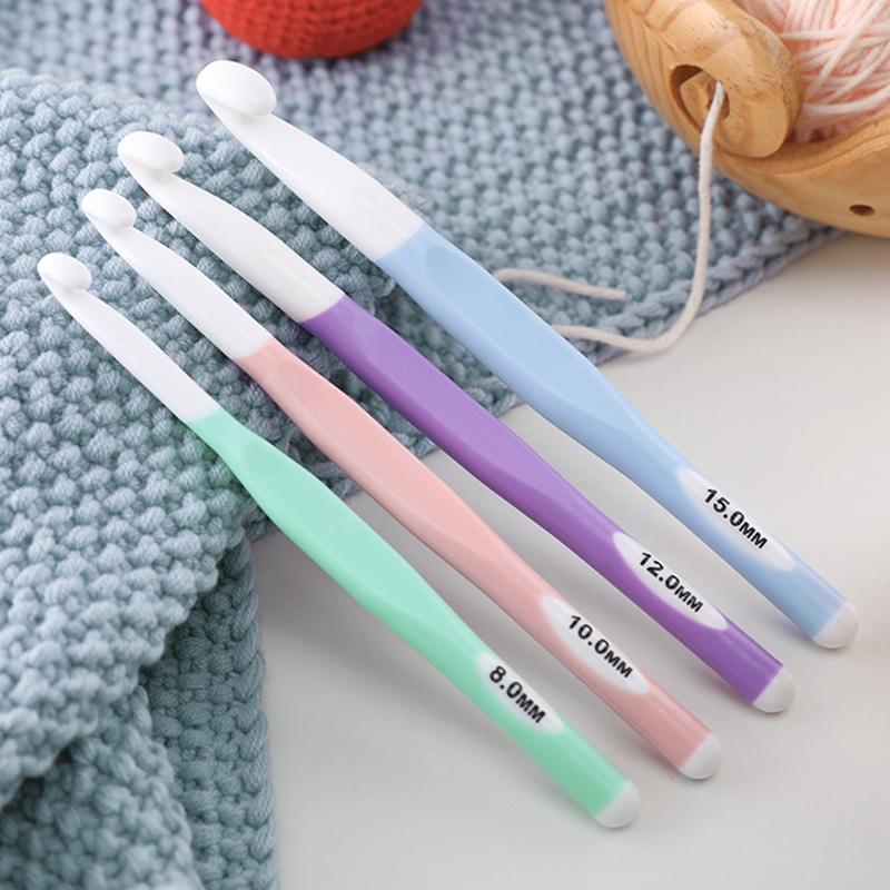 4 Pezzi 8-15 Mm Manico TPR Plastica ABS Ispessito Uncinetto Fai da Te Tappeto di Lana Fai da Te Set di Strumenti per Tessere