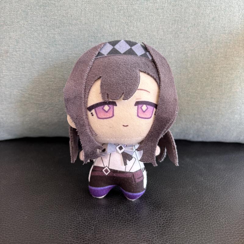 Neues lustiges Anime-Spiel Arknights Wisadel Priesterin Plüschtier Schlüsselanhänger Anhänger Charakterfigur Schlüsselkette Cartoon Plüschtier Puppe About 10cm