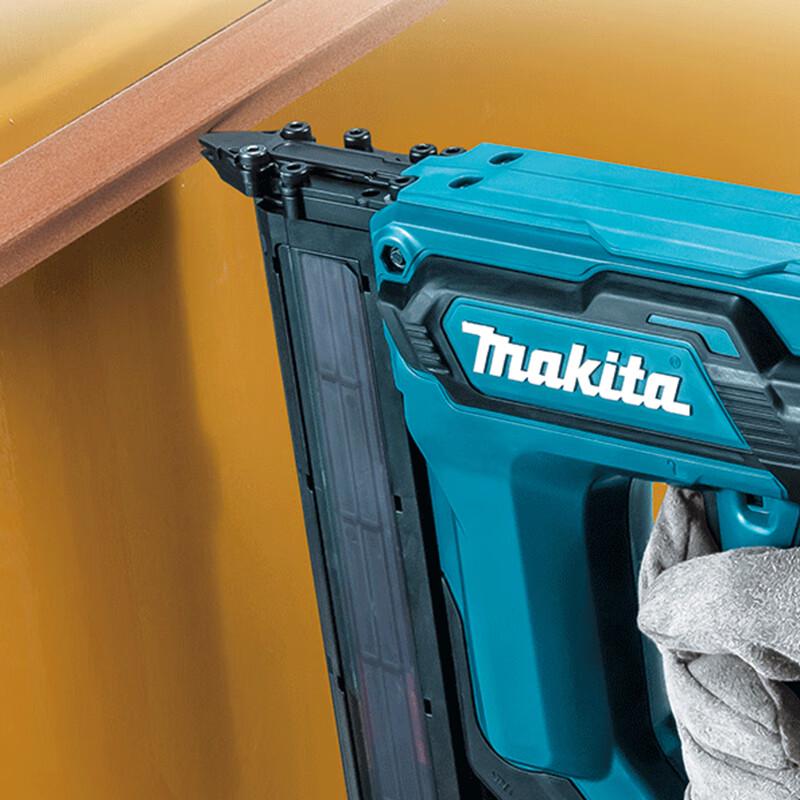 Makita DFN350 Cordless 18V Brad Nailer CN plug (adapter included)
