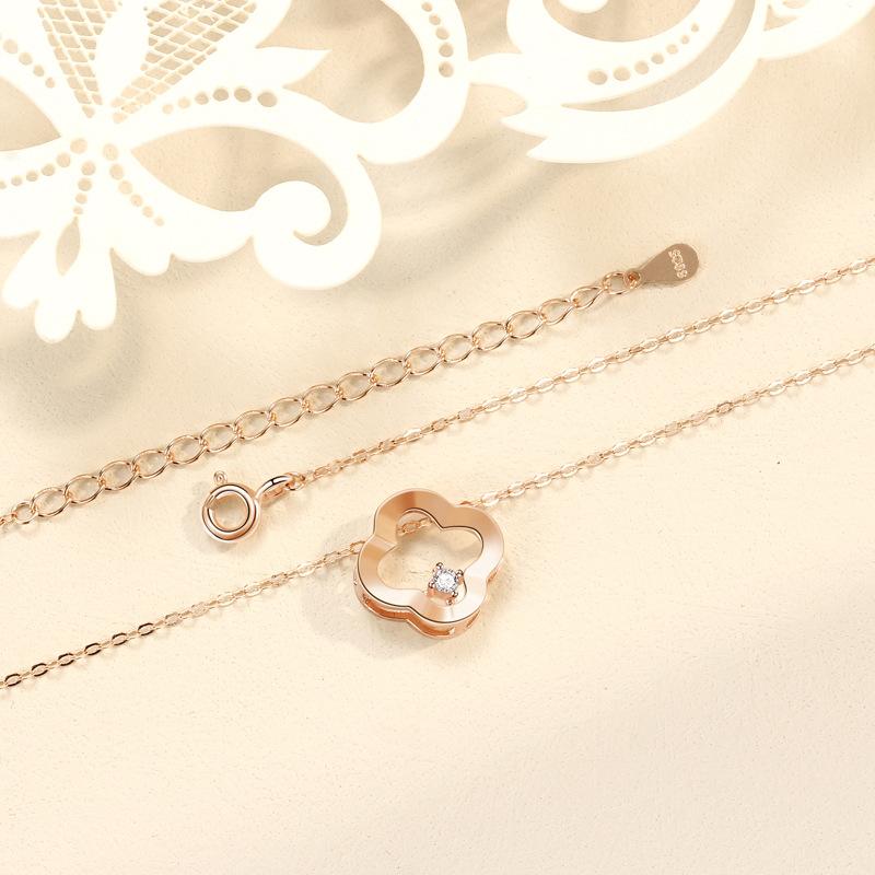 Lucky Clover Necklace Women'S Style Fashion Versatile Diamond Mori Pendant Accessories Premium Durable Quality