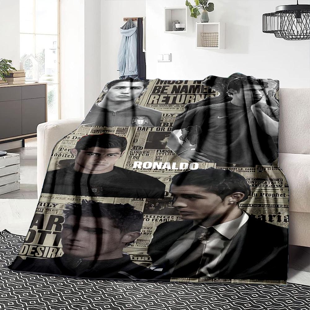 Ronaldos Legacy Lights bedruckte Flanelldecke, atmungsaktiv und warm, ein stilvolles Geschenk für Zuhause, geeignet für den Gebrauch zu Hause, im Büro und als Tagesdecke. 0713a5