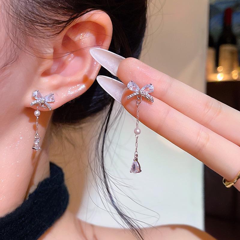 Korean Crystal Butterfly & Pearl Earrings - Elegant, High-End Fashion Accessory for Women