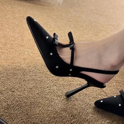 2025 Нові Літні Жіночі Сандалі з Гострим Носком та Кристалами Дизайн з Метеликом Високі Підбори Банкетні Вечірні Сандалії Взуття