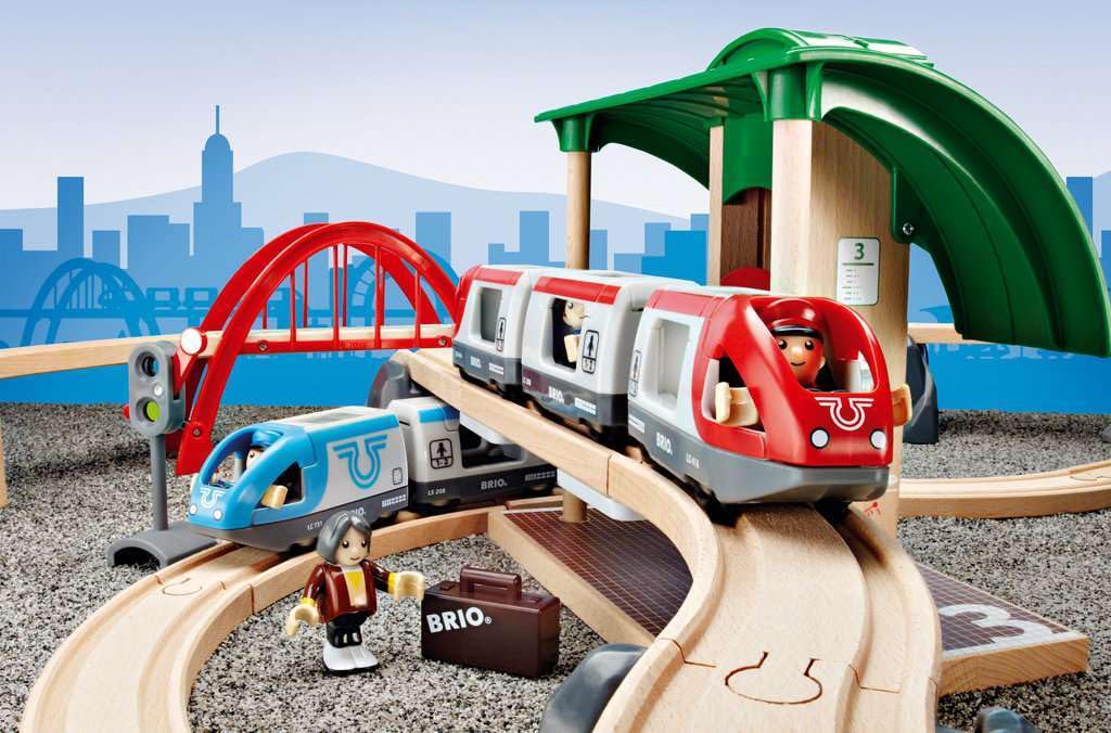 BRIO WORLD Travel Rail Set [42-Piece Set] for Ages 3+ (Electric Train, Wooden Train, Rail) 33512
