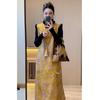 Elegant Sleeveless Qipao Dress: High-End, Fleece-Lined, Yellow Fur Collar in New Chinese Style