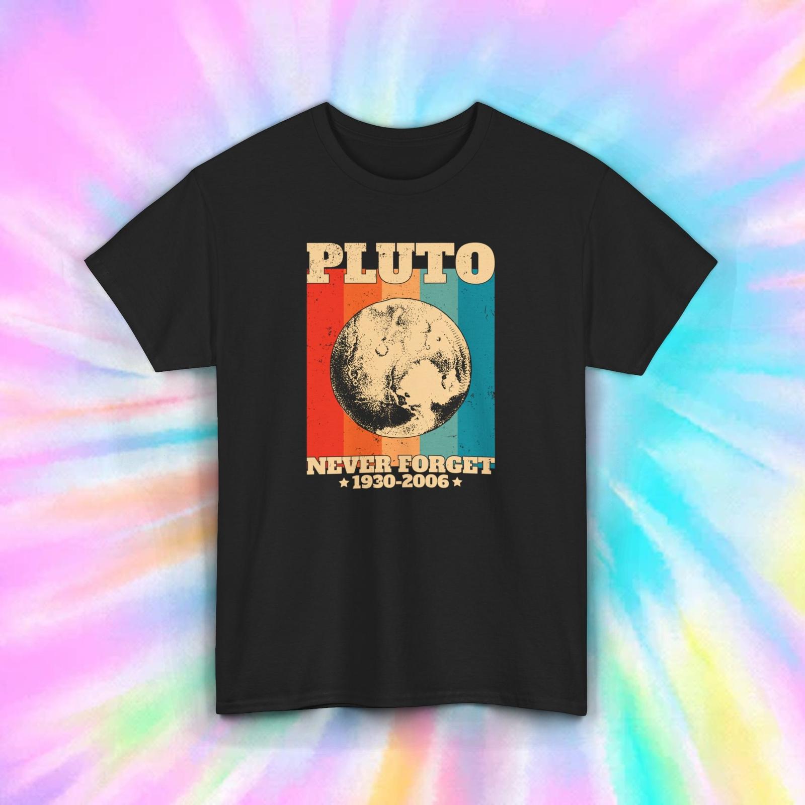 Pluto Never Forget 1930-2006 T-Shirt | Retro Planet Graphic Tee | Astronomy XXXL