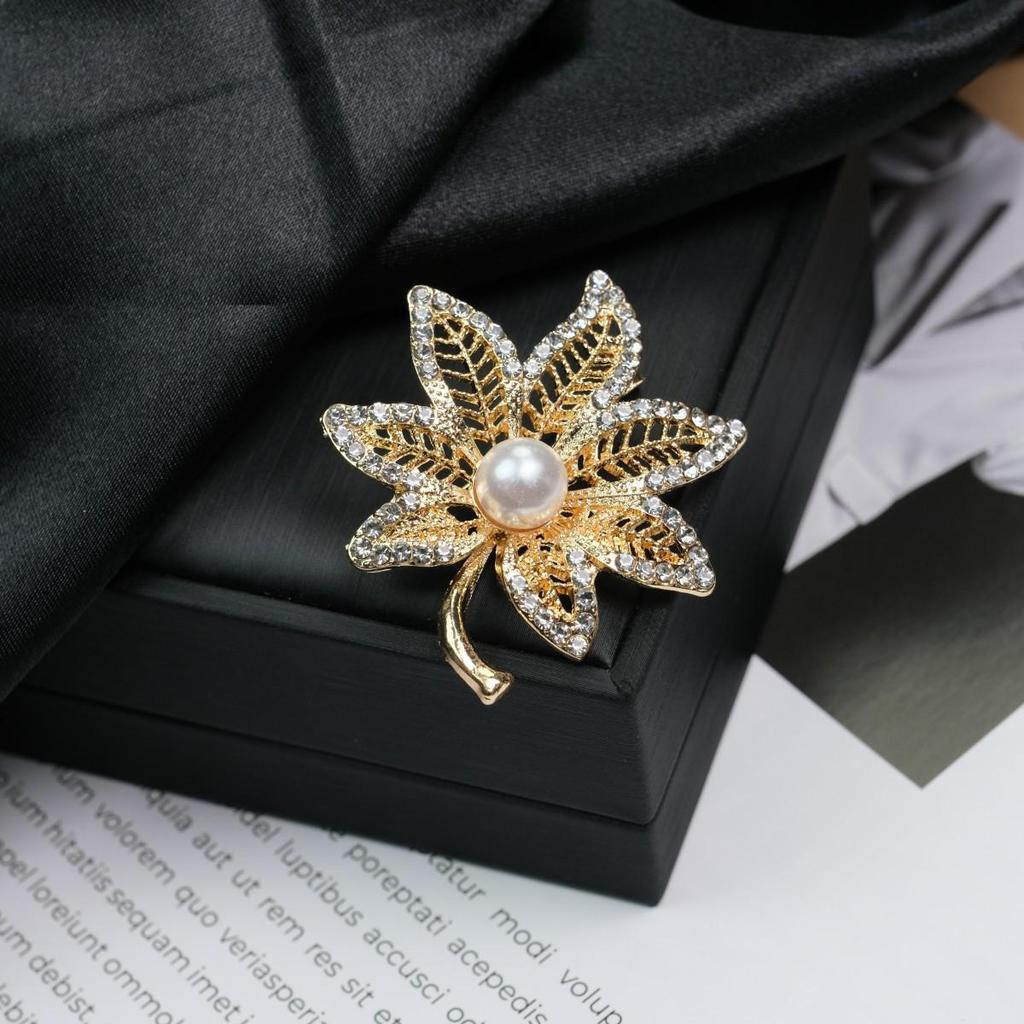 Elegant Versatile Light Luxury Corsage Brooch with Niche Design - Anti-Exposure Pin