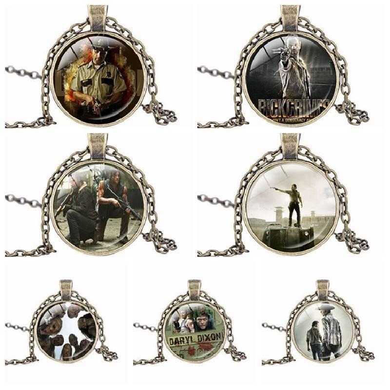 Elegant Geometric Pendant Necklace For Women With Shiny Artificial Crystal Charm