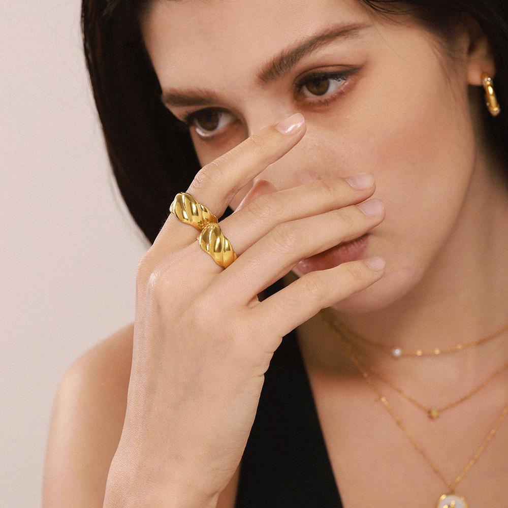 Xin Yi Xin 18K Gold Plated Geometric Twill Open Ring for Women - Stainless Steel, Non-Fading Luxury Jewelry.