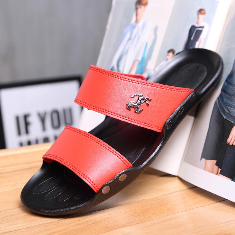 Leather Summer Outdor Slippers Men 2024 White Rivet Classic Concise Fashion Comfortable Men Beach Slippers Sandals Men