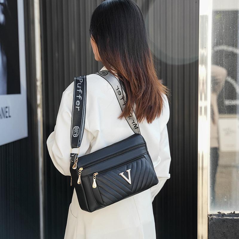 New Spring and Summer Style Medium Shoulder Bag Large Capacity Water Resistant PU Crossbody Bag Women's Bag