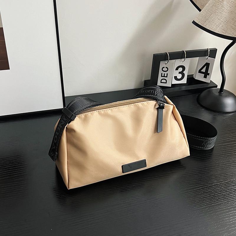 

Trendy Street Style Pillow Bag Spacious And Lightweight Ideal For Everyday Use With Durable Nylon Material хакі