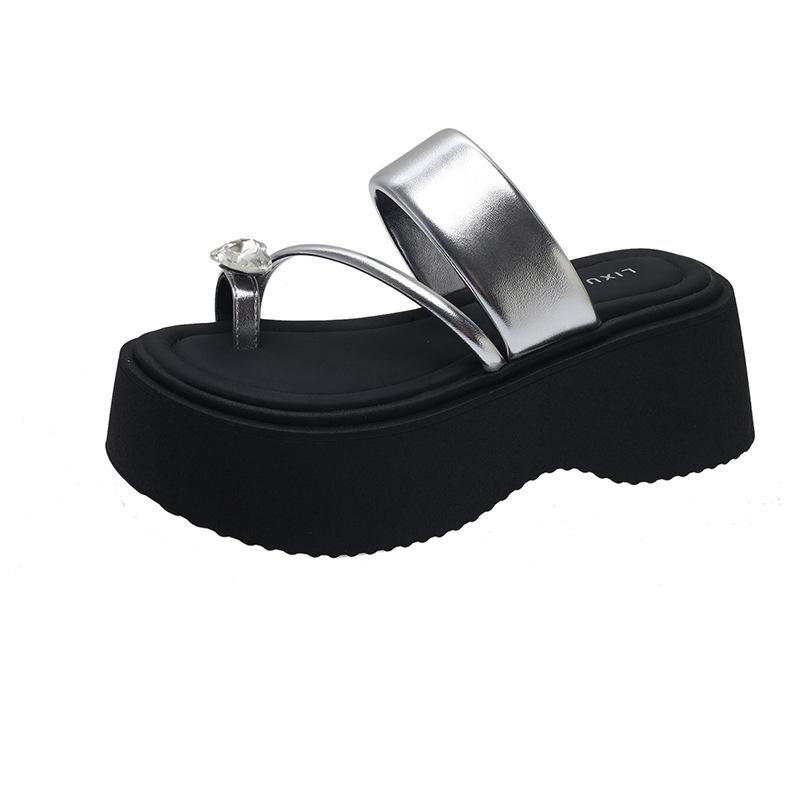 

Толстая подошва с увеличенным носком и стразами, женская обувь 2024 года, новые модные универсальные пляжные сандалии 35 серебряный