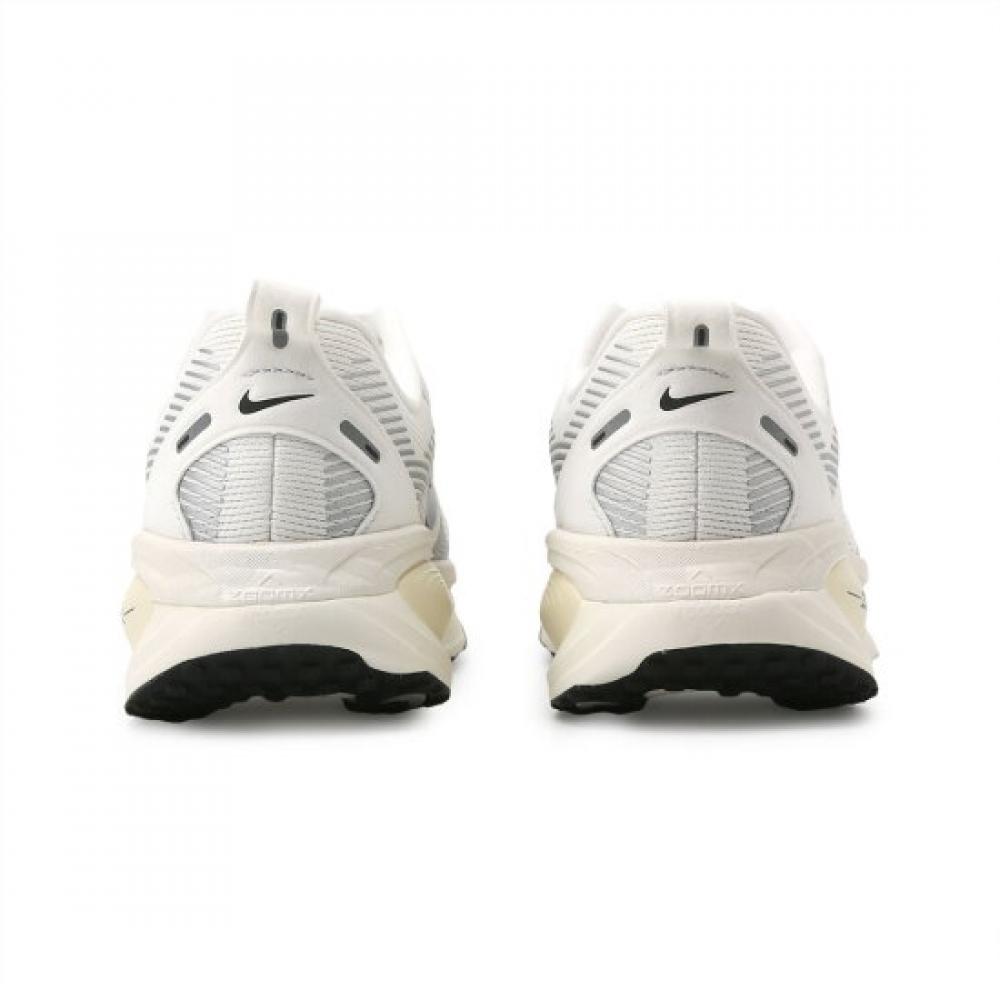 Nike Vomero 18 Hm6803 101