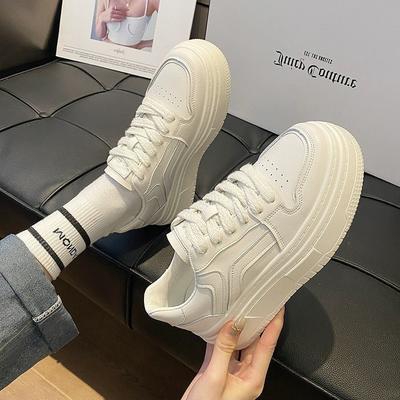 Platform witte schoenen dames 2025 nieuw najaar ins niche casual sportschoenen verhogend veelzijdig breadboard schoenen