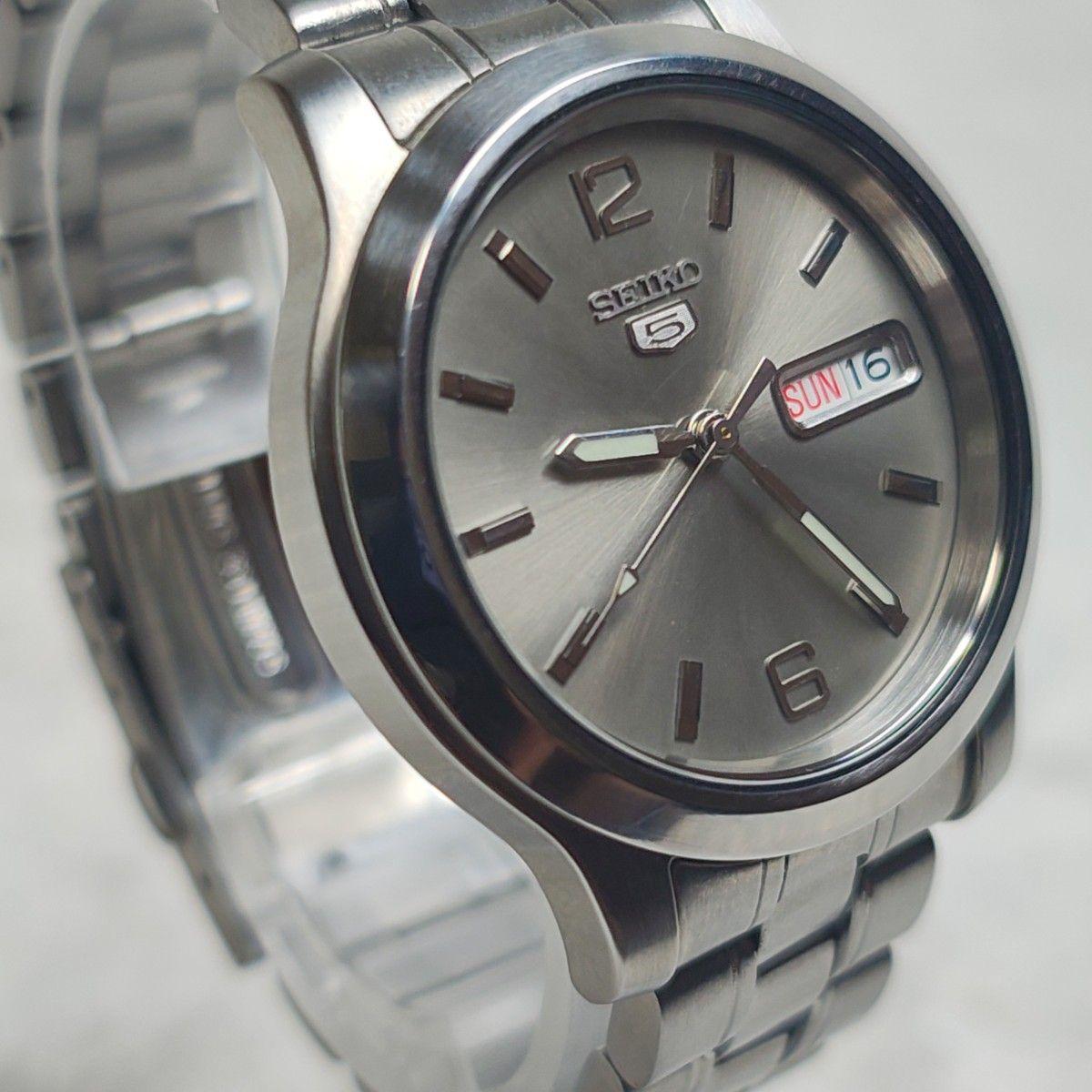 Used SEIKO 5 Automatic men s watch Silver dial Day-Date back skeleton [Good condition]