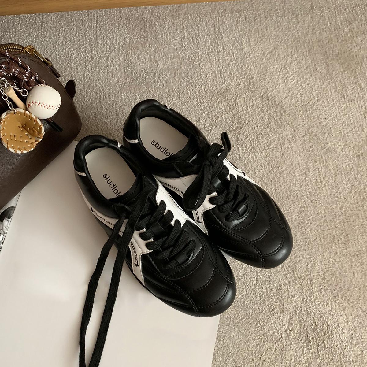

Trendy color scheme strap round pointed splicing shoes women 40