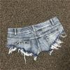 Shorts en jean délavé couleur vintage bord brut rivets usés taille très basse sexy pour boîte de nuit coupe ajustée pour femme