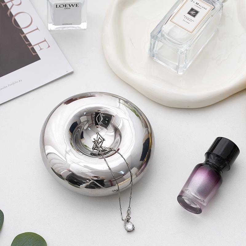 European Chubby Ceramic Tray: Elegant Jewelry Display Plate & Decorative Ornament